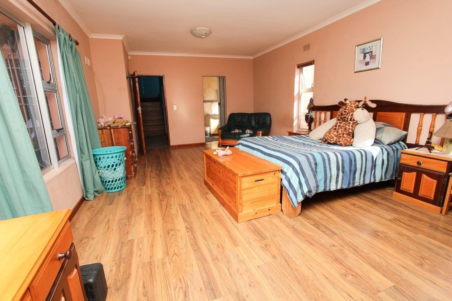 4 Bedroom Property for Sale in London Village Western Cape